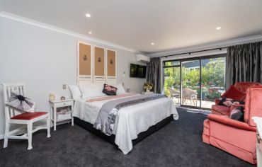 Deluxe French Room